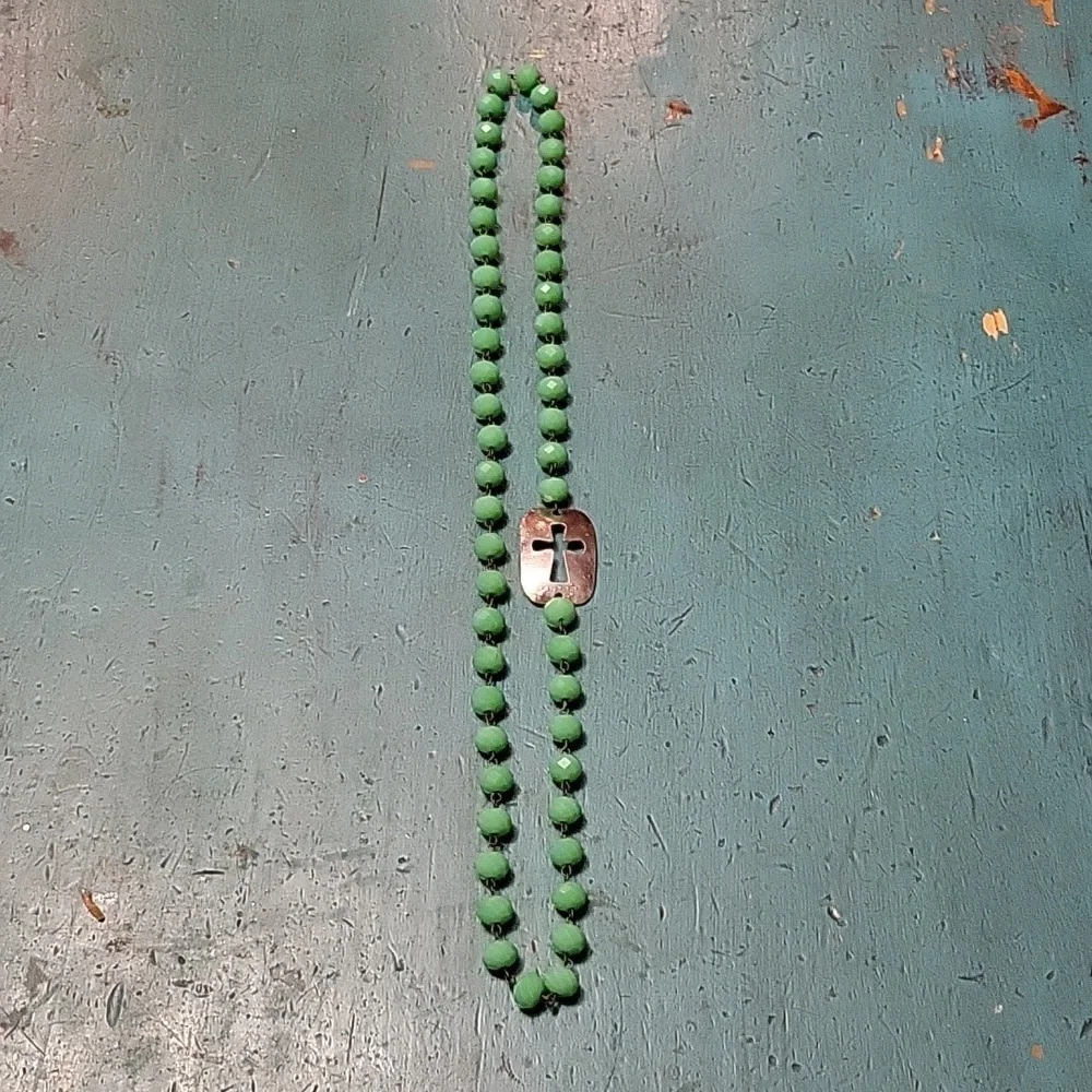 Sea green bead necklace with silver cross pendent 16" Rodeo style - Picture 1 of 4